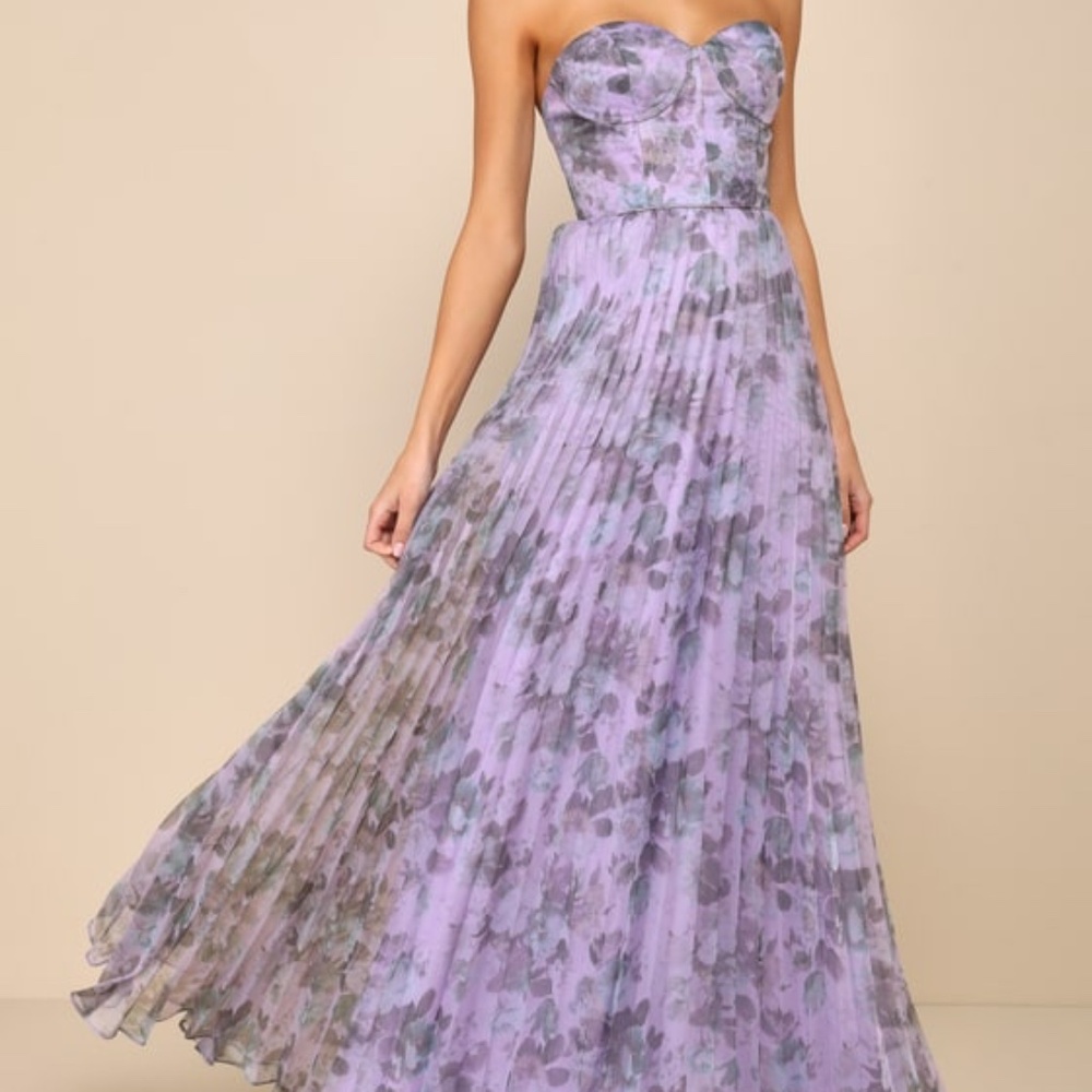 Lulu's Lavender Floral Pleated Maxi Dress